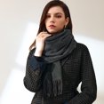 thumbnail image 3 of Bufanda de cachemira para mujer para otoño e invierno: bufandas ligeras para mujer, chales y envolturas grandes y suaves de dos tonos, 3 of 5