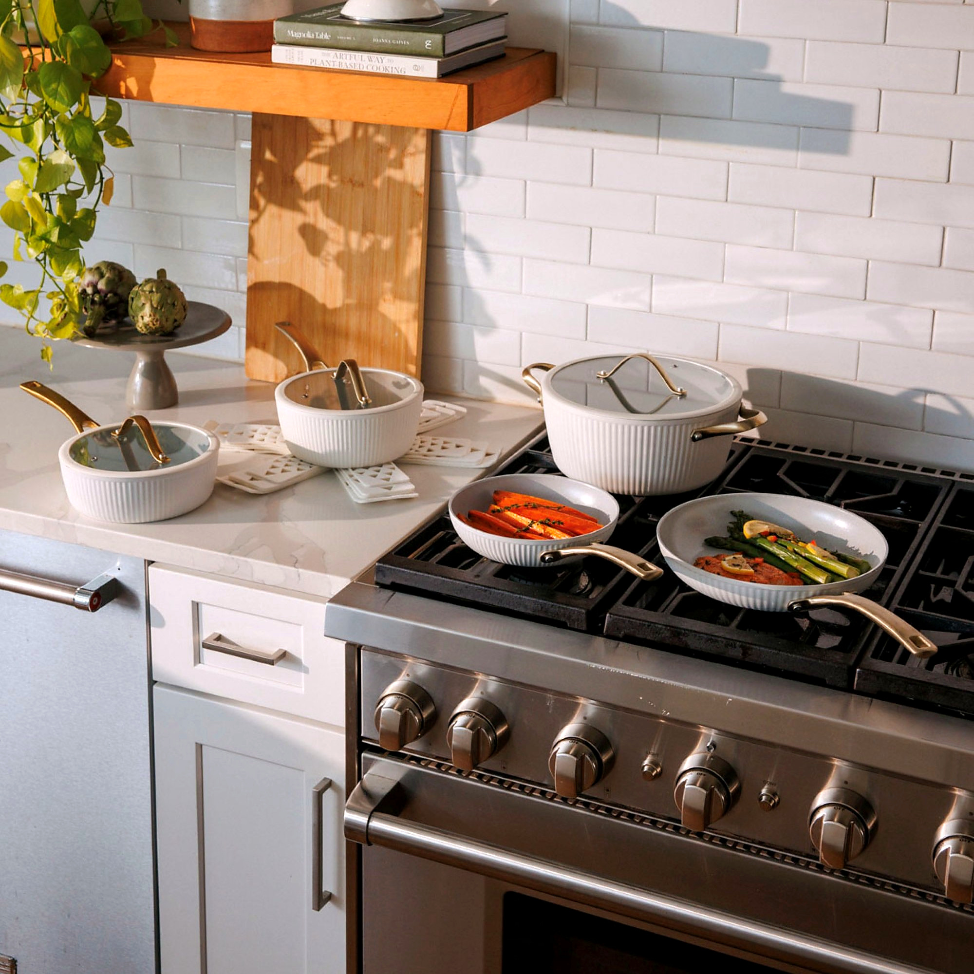 Thyme & Table 5.5 Qt Ceramic Nonstick Dutch Oven photo 3
