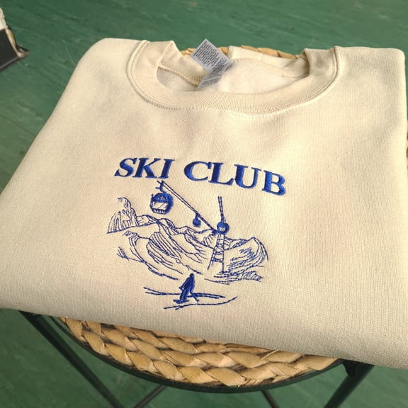 Embroidered Sweatshirt, Ski Club Embroidered Crewneck, Vintage Ski Crewneck, Vintage Winter Sweatshirt, Retro Embroidered Jumper