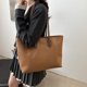 thumbnail image 4 of Bolso tote de piel para mujer | Bolso de hombro con bolsillo con cremallera para el trabajo, viajes y uso diario., 4 of 6