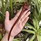 thumbnail image 1 of Horquilla antigua tallada en madera de sándalo rojo lobular, placa para el cabello, artesanías de madera pulida a mano, regalos antiguos de caoba, 1 of 6