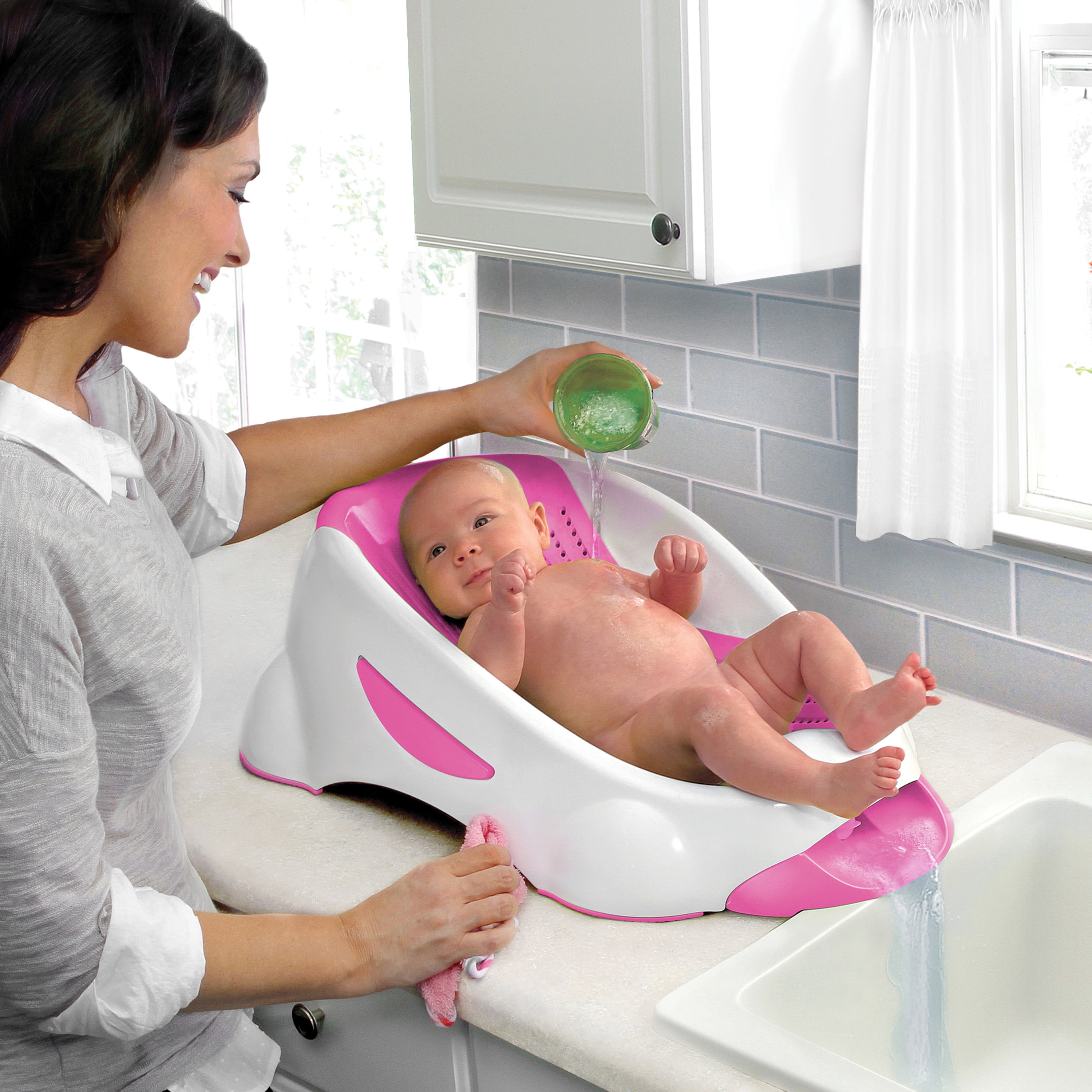 munchkin baby bath