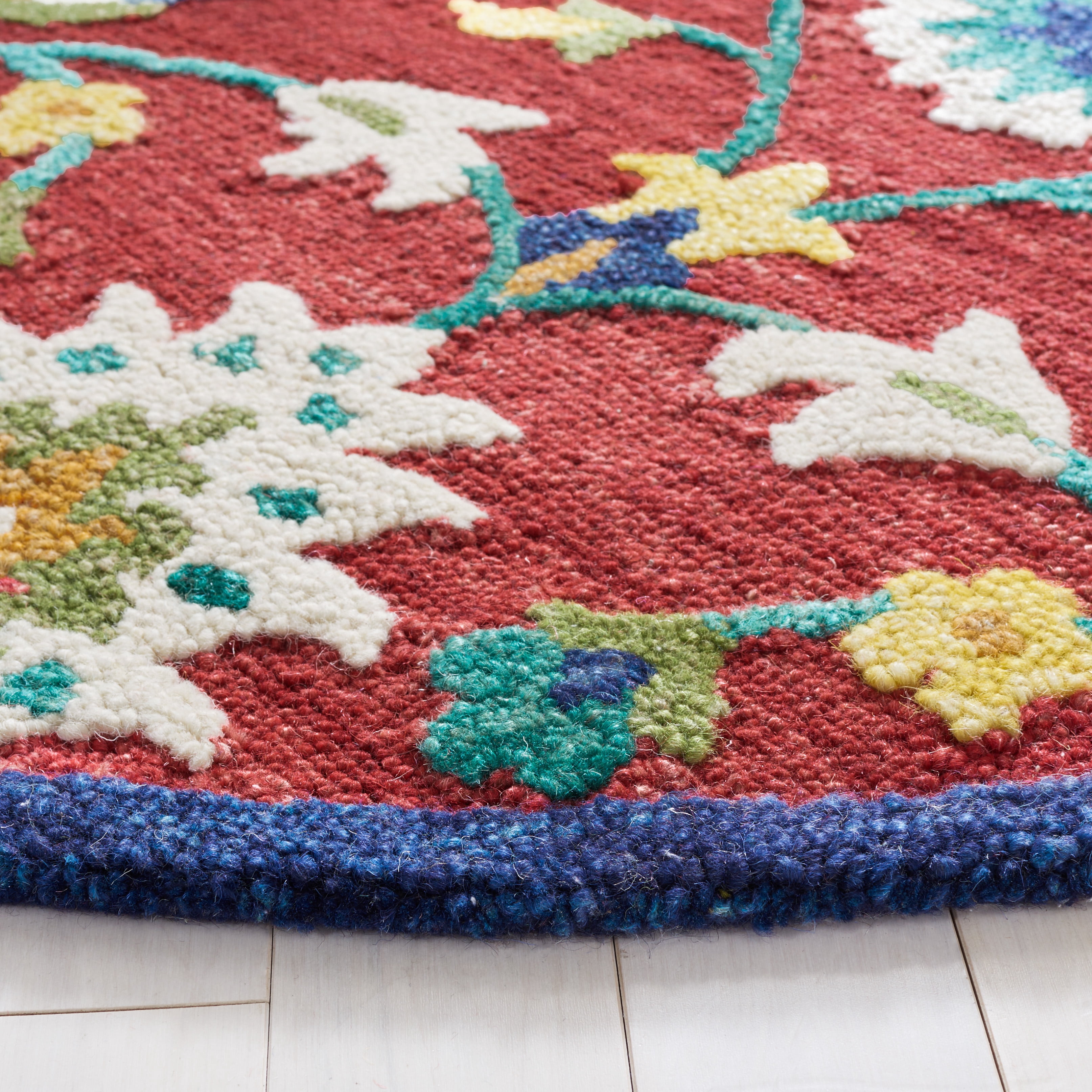 SAFAVIEH Blossom Anson Floral Area Rug, Red/Ivory, 6' x 6' Round