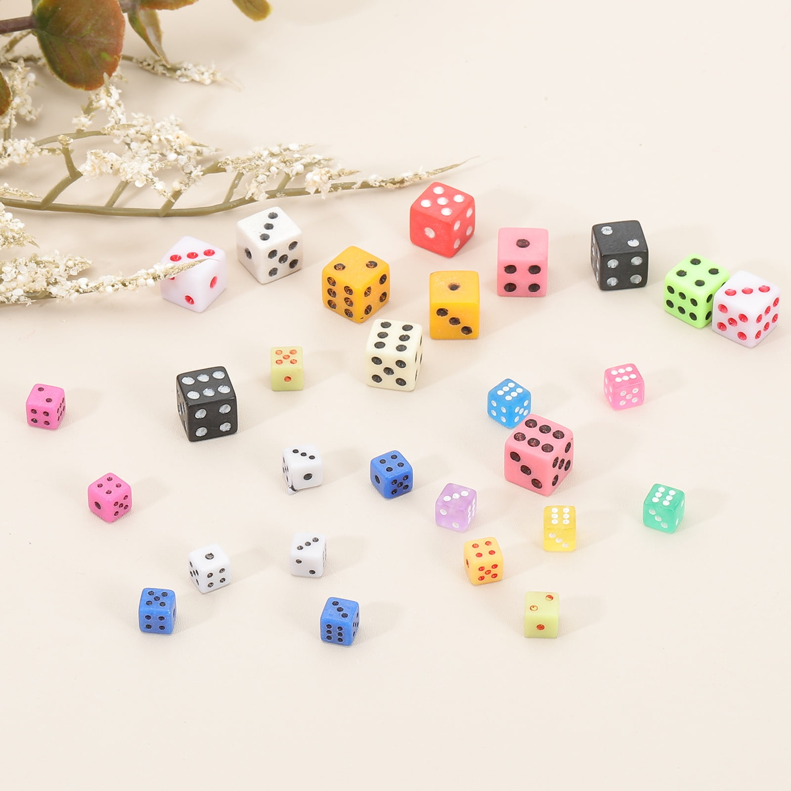 500Pack Mini Dice, 8mm/0.31" Acrylic Tiny Six Side Game Dot Square Dice Bulk for Table Board Game Party Activities, Black/White