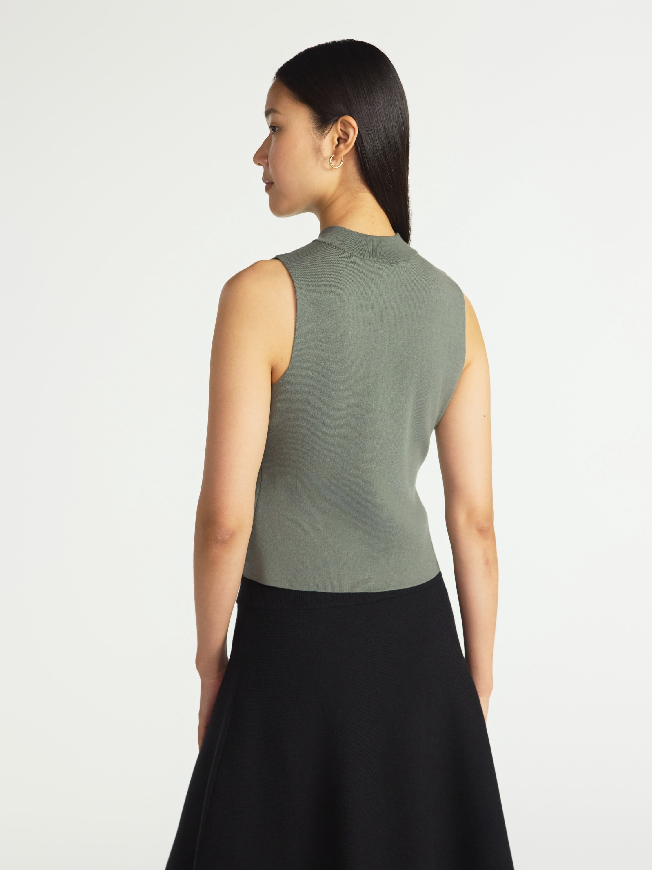 Scoop Women's and Women’s Plus Mockneck Sweater Vest with Gold Tone Buttons, Midweight, Sizes XS-4X
