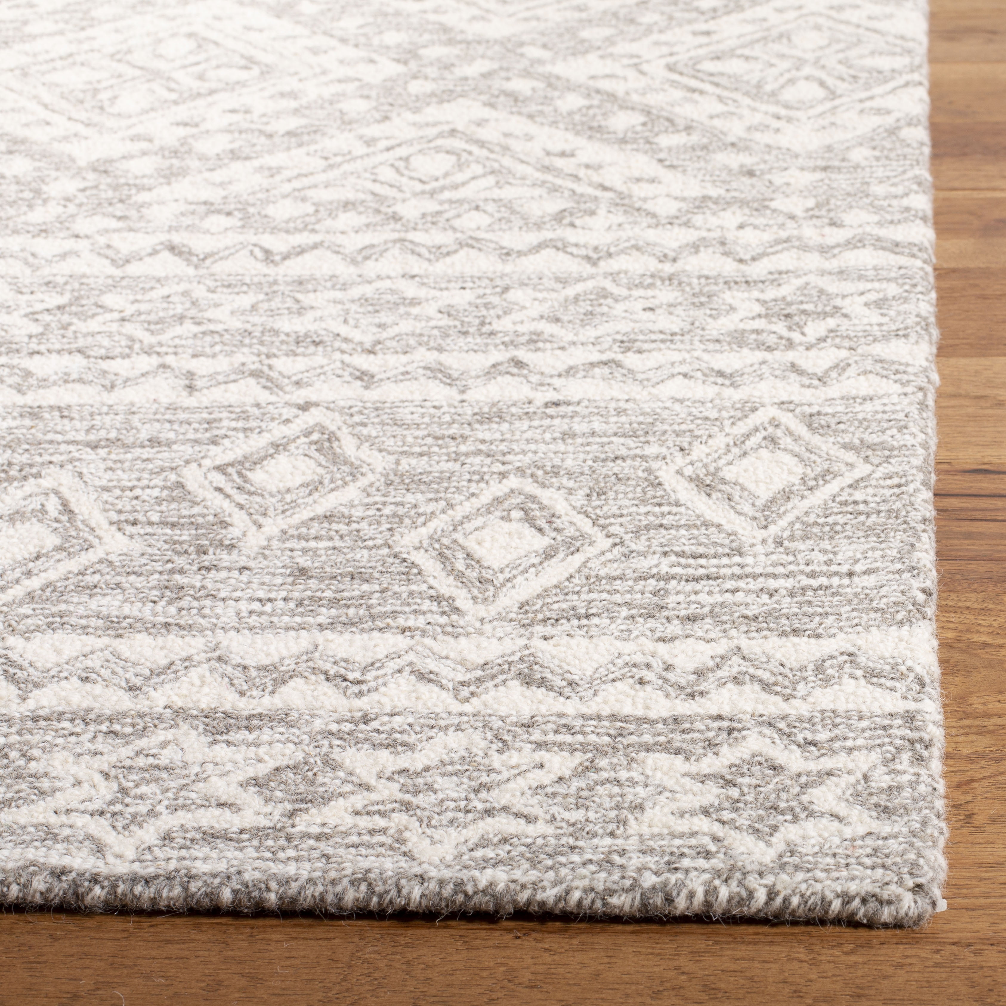 SAFAVIEH Micro-Loop Regis Geometric Area Rug, Dark Grey/Ivory, 6' x 9'