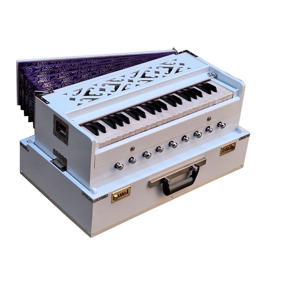 Harmonium White~Traveler~3.5 Octave~9 Stops~Double Reeds~440 Hz~7 Fold Bellow