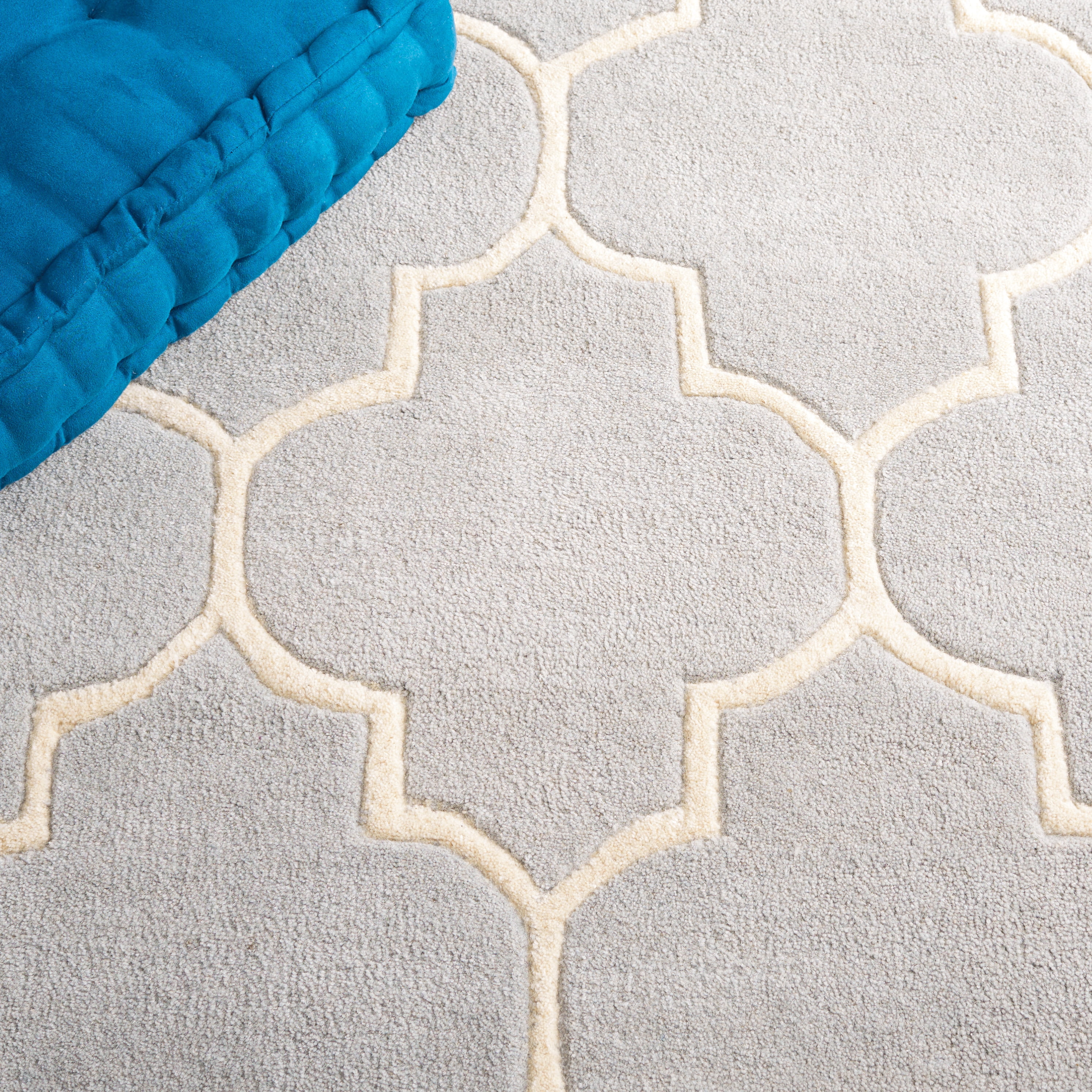 SAFAVIEH Chatham Gavin Geometric Wool Area Rug, Gray/Ivory, 7'6" x 9'6"