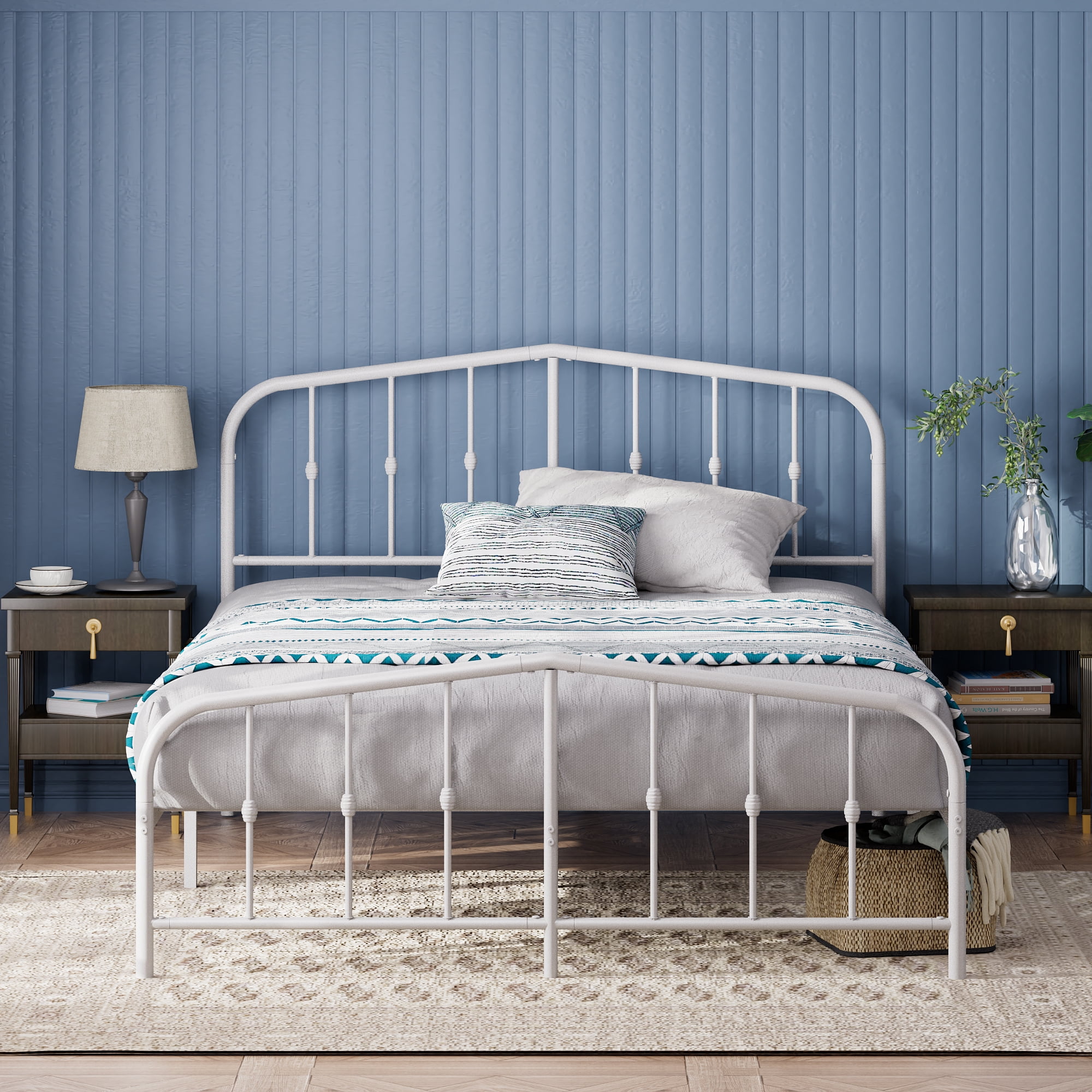 Zinus Heidi 42.5" Farmhouse Metal Platform Bed Frame, No Box Spring Needed, White, King