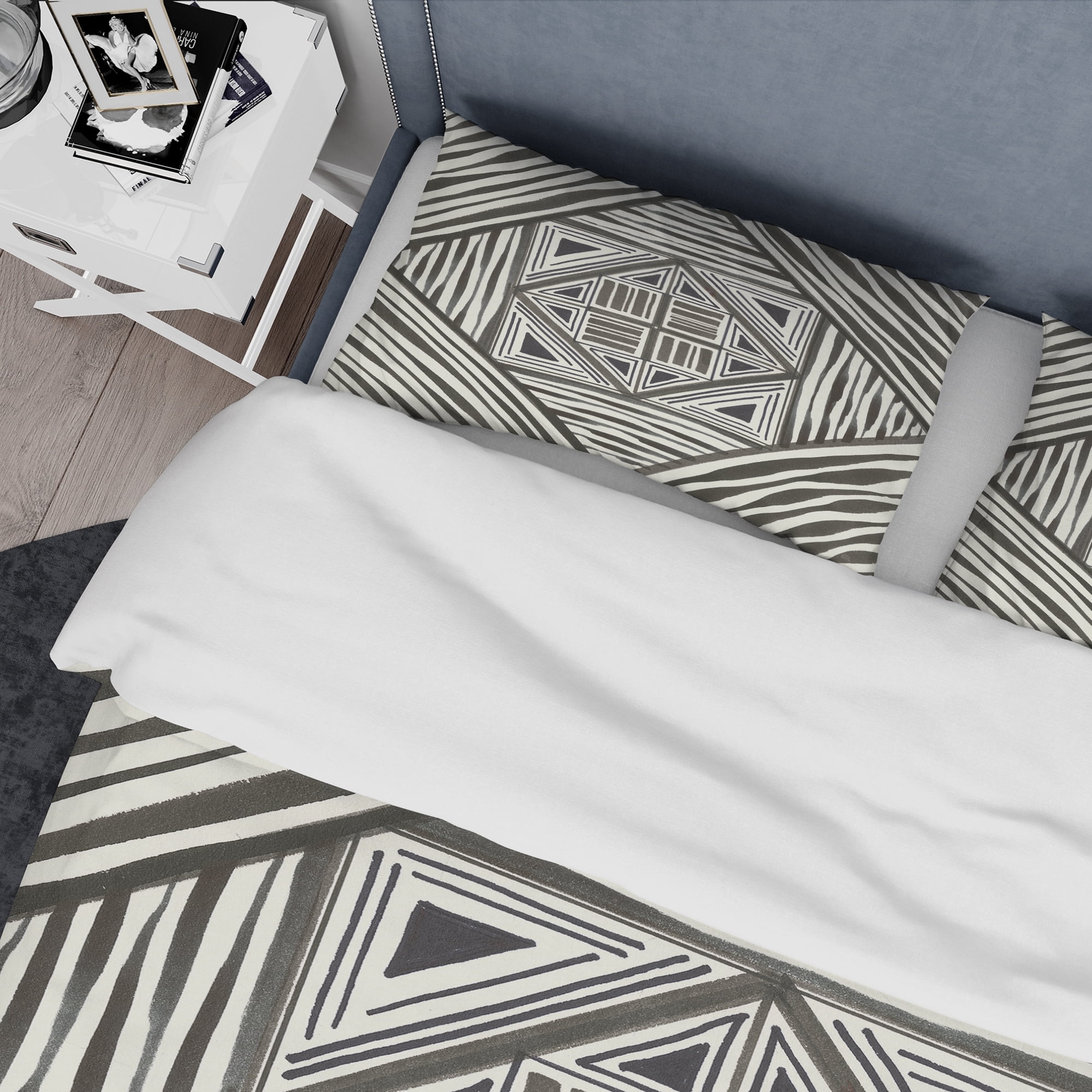 Designart 'Minimalist Graphics II' Geometric Duvet Cover Set