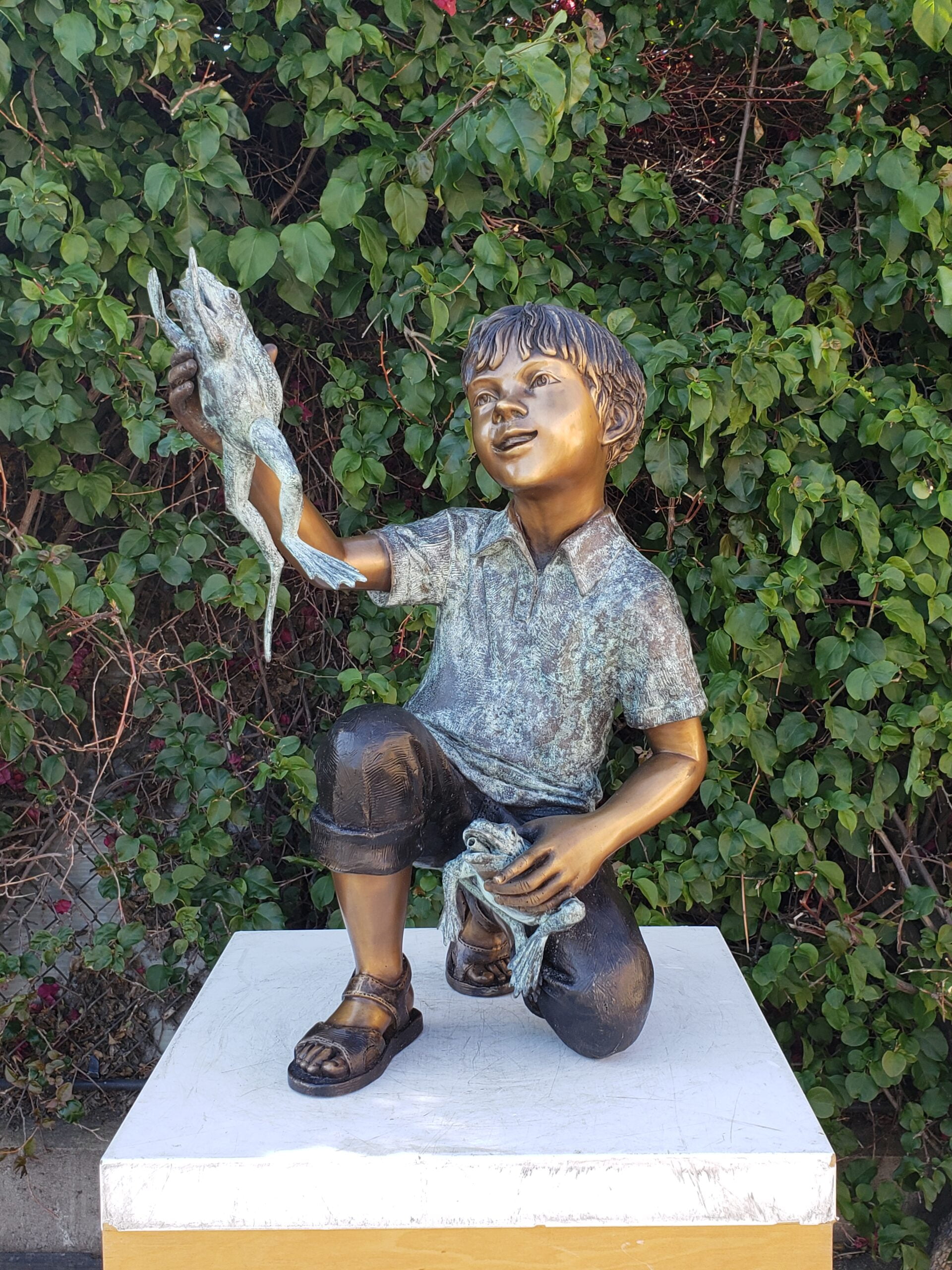 Nifao Little Boy Playing with Two Frogs Outdoor Fountain Statue, Bronze Garden Water Feature Sculpture for Patio & Yard – Garden Outdoor Decor Sculpture, 18"L x 16"W x 25"H