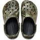 thumbnail image 4 of Crocs Clásicos Realtree Zuecos para Niños Talla 7, 4 of 6