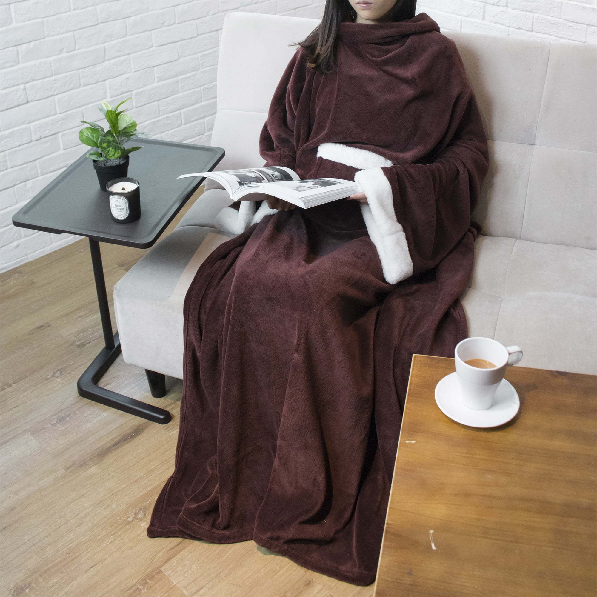 PAVILIA Fleece Blanket with Sleeves for Women Men Adults, Wearable