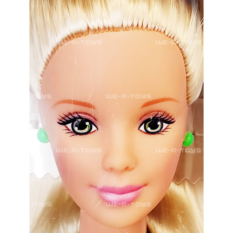 Pretty in Plaid Barbie Doll Blonde 1998 Mattel No. 20666 NEW