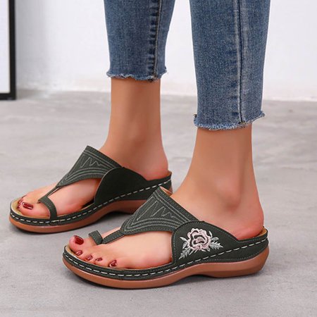

Wirdiell Summer Plus Size Round Toe Flower Mid-heel Casual Women s Wedge Slippers