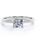 thumbnail image 1 of JeenMata Anillo de Moda con Solitario de Corte Cojín de 1 Quilate con Engaste en Garras en Baño de Oro Blanco de 18 K sobre Plata, 1 of 5