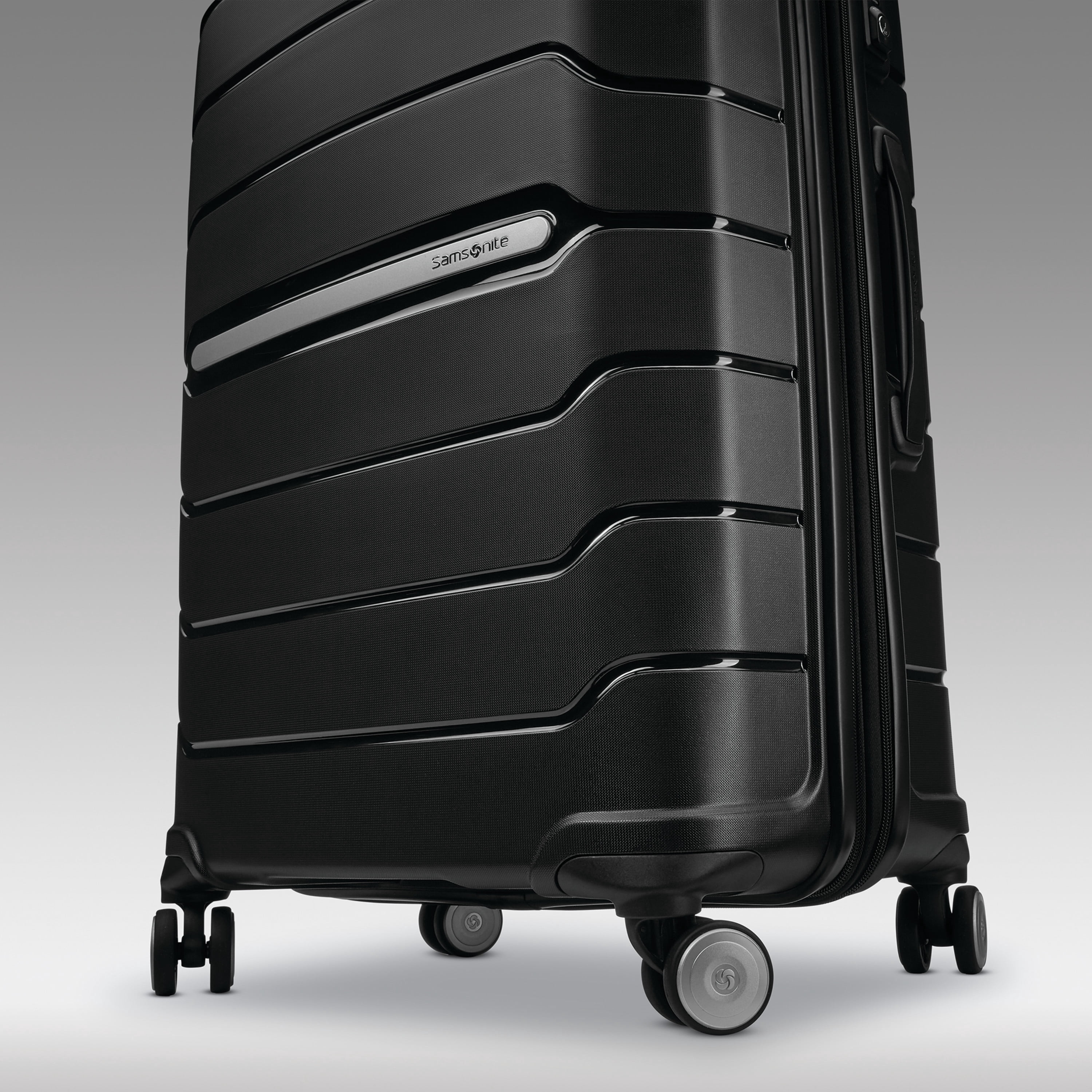 Samsonite Freeform 28" Hardside Spinner