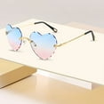 thumbnail image 3 of Gafas de sol sin montura para mujer con forma de corazón. Gafas de moda con forma de corazón. Gafas de sol monas con forma de corazón, 3 of 3