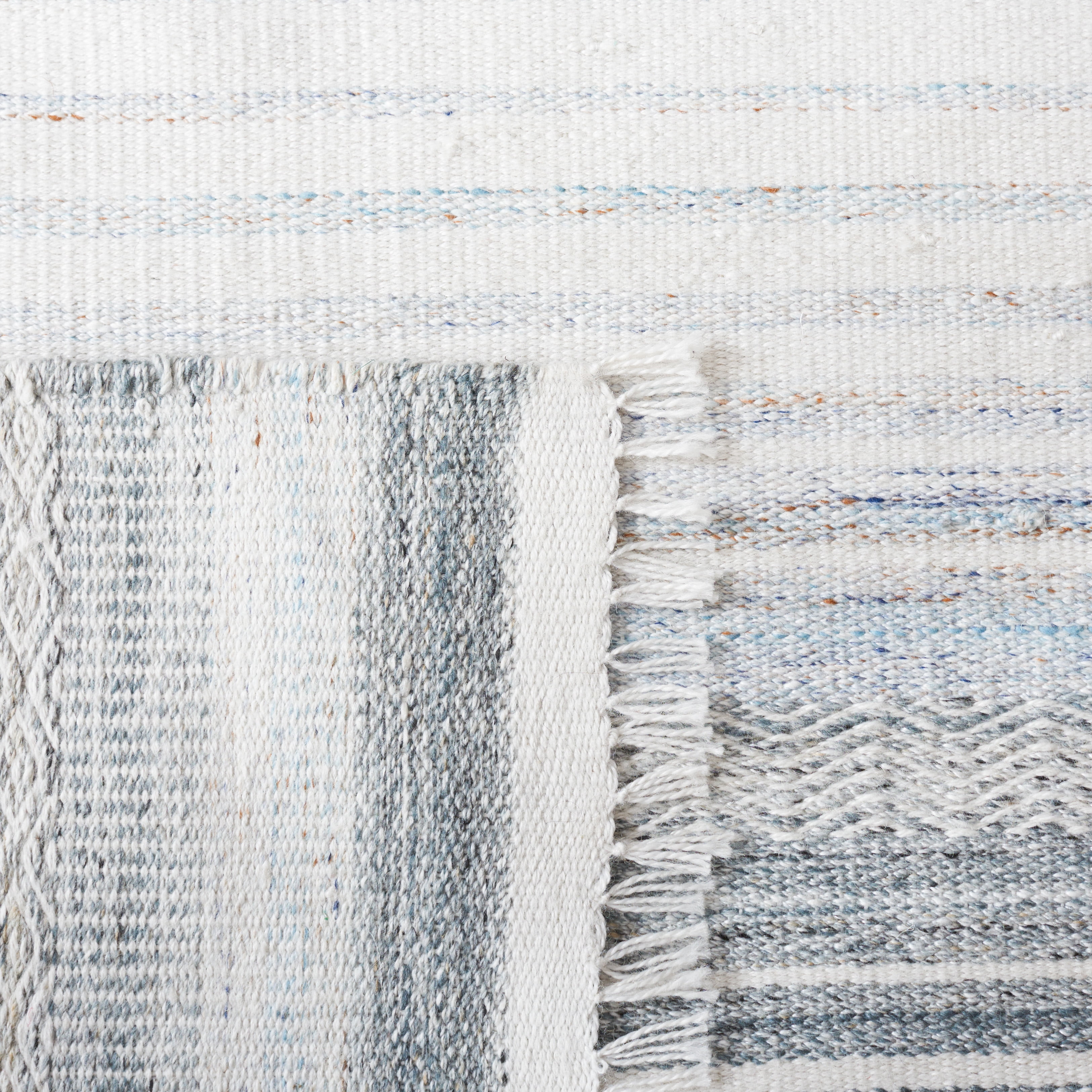 SAFAVIEH Kilim Mckayla Striped Polyester Area Rug, Ivory/Light Blue, 4' x 6'