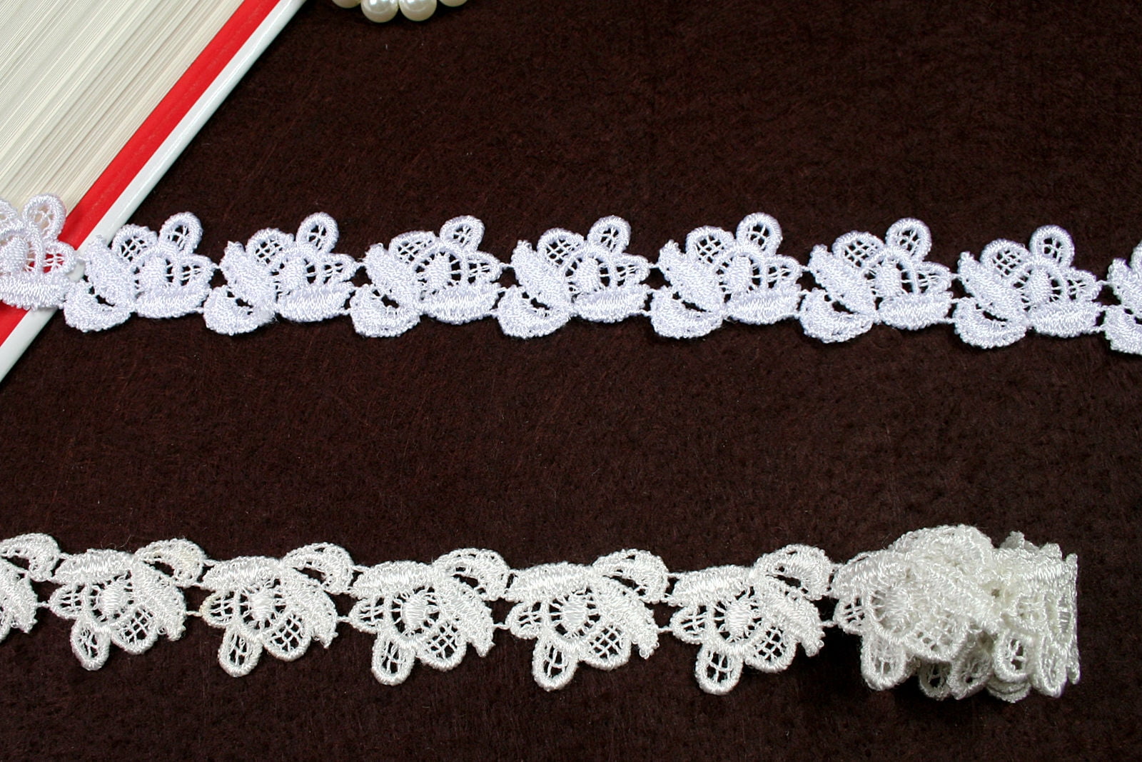 Lily 7/8 inches White Floral Embroidered Crafts Vintage Venice Lace Trim By Yard
