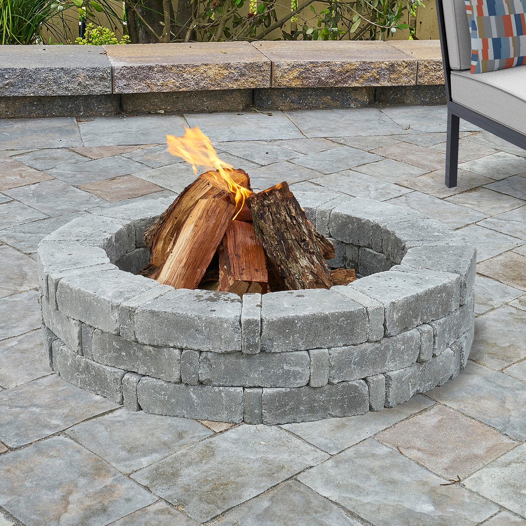 Pavestone 3.5" RumbleStone Mini Granite Blend (Charcoal/Grey) Concrete Retaining Wall