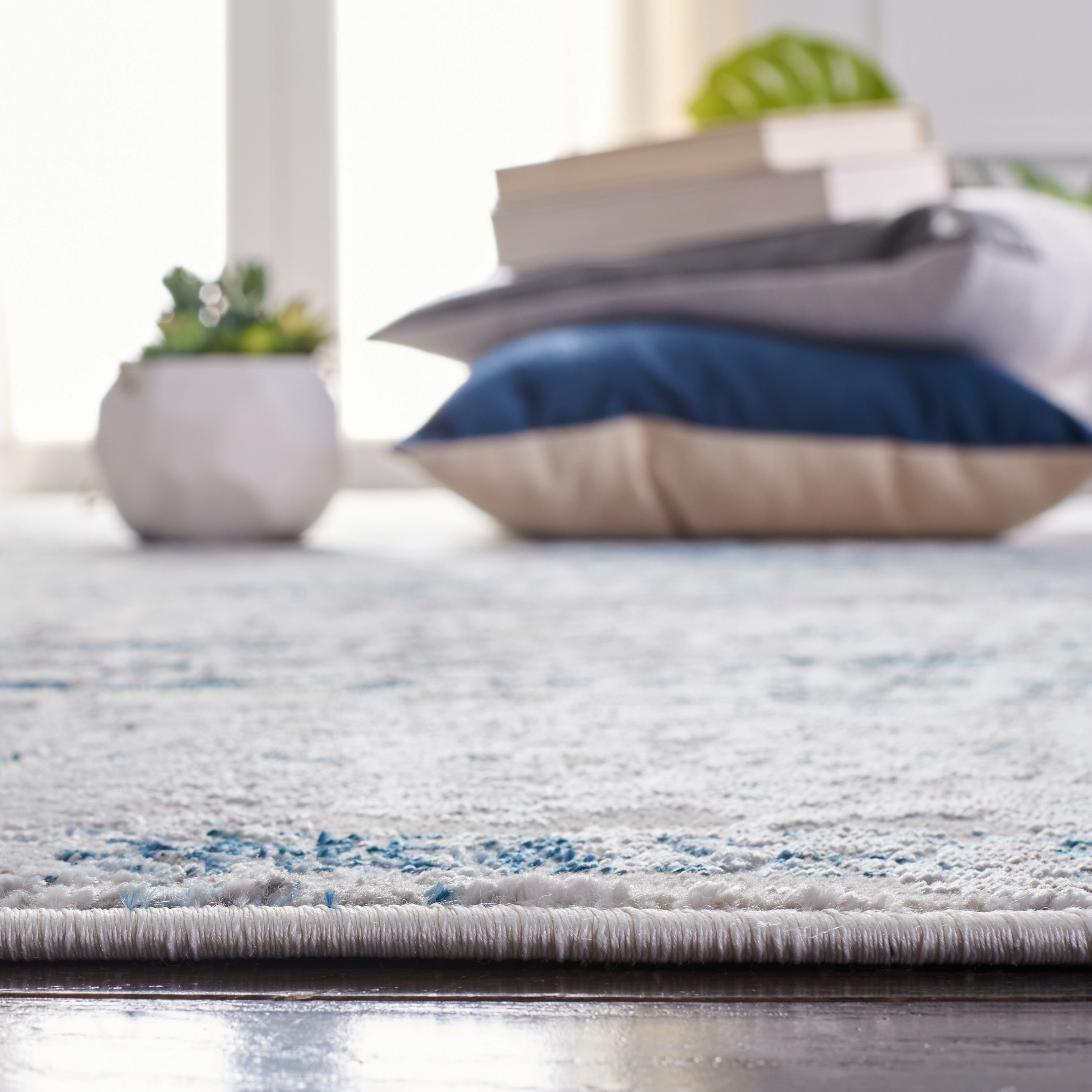 SAFAVIEH Amelia Romeo Abstract Area Rug, Gray/Blue, 4'5" x 6'5"