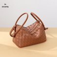 thumbnail image 4 of Bolso de mano para mujer nuevo diseño de nicho 2024, bolso tejido a mano versátil, bolso de cámara cruzado con un solo hombro único y moderno, 4 of 5