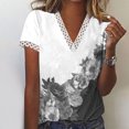thumbnail image 1 of Offres jusqu'à 70 % de Réduction! Hauts d'Été pour Femmes 2024 Grande Taille Mode Col en V Dentelle Patchwork Imprimé Manches Courtes Décontracté Chemisier Cadeau pour Femmes en Solde, 1 of 5
