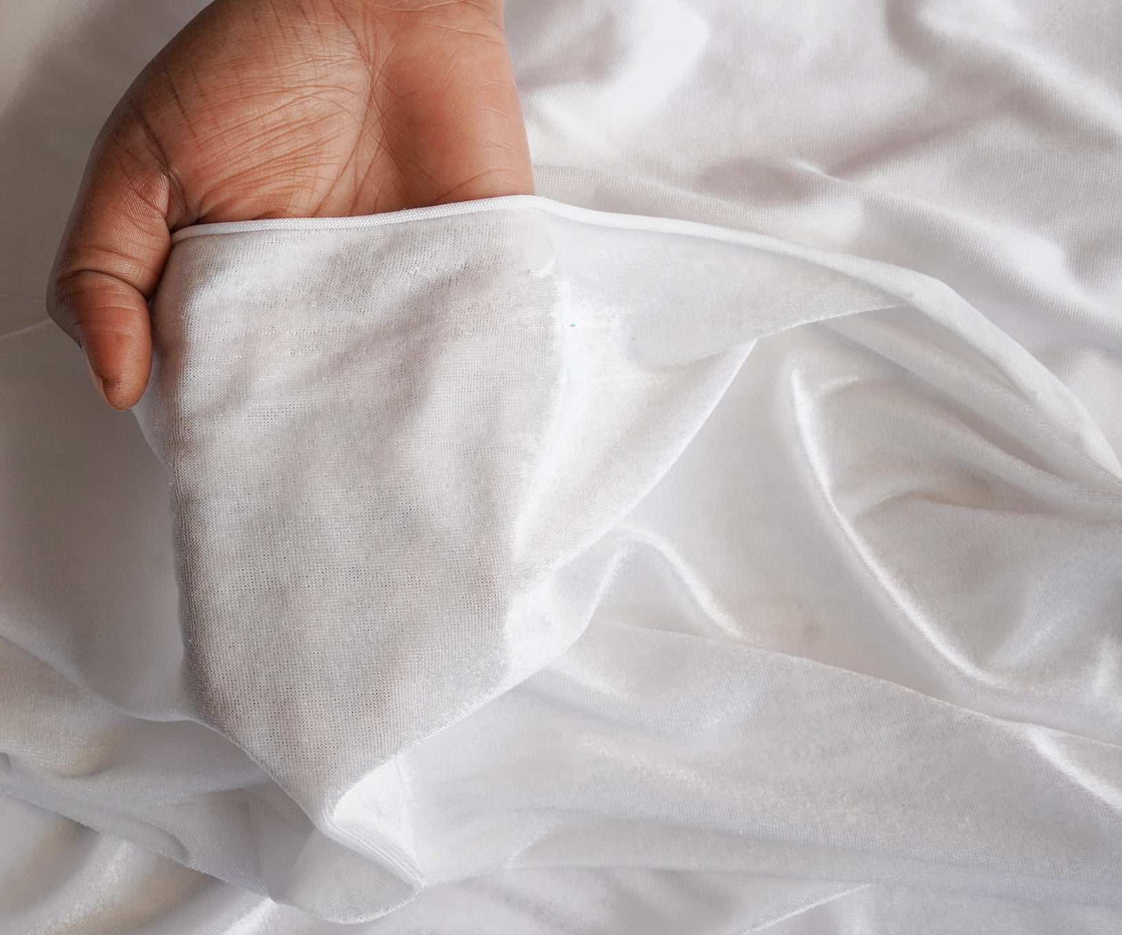 Soimoi Medium-Weight 2-Way Stretch 100% Polyester Velvet Fabric - 58 Inch Wide x 1 Yard | Soft, Plush & Flexible Material for Apparel, Costumes & Upholstery