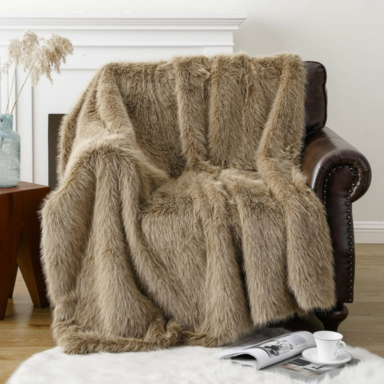 Battilo Luxury Fluffy Tan Faux Fur Throw Blanket, Super Soft Cozy Warm  Khaki Fur Blanket for Couch, Sofa, Chair, Bed, Plush Fuzzy Fur Throws with  Long