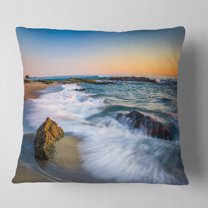 Designart White Waves Crashing on Rocks - Seascape Throw Pillow - 18x18
