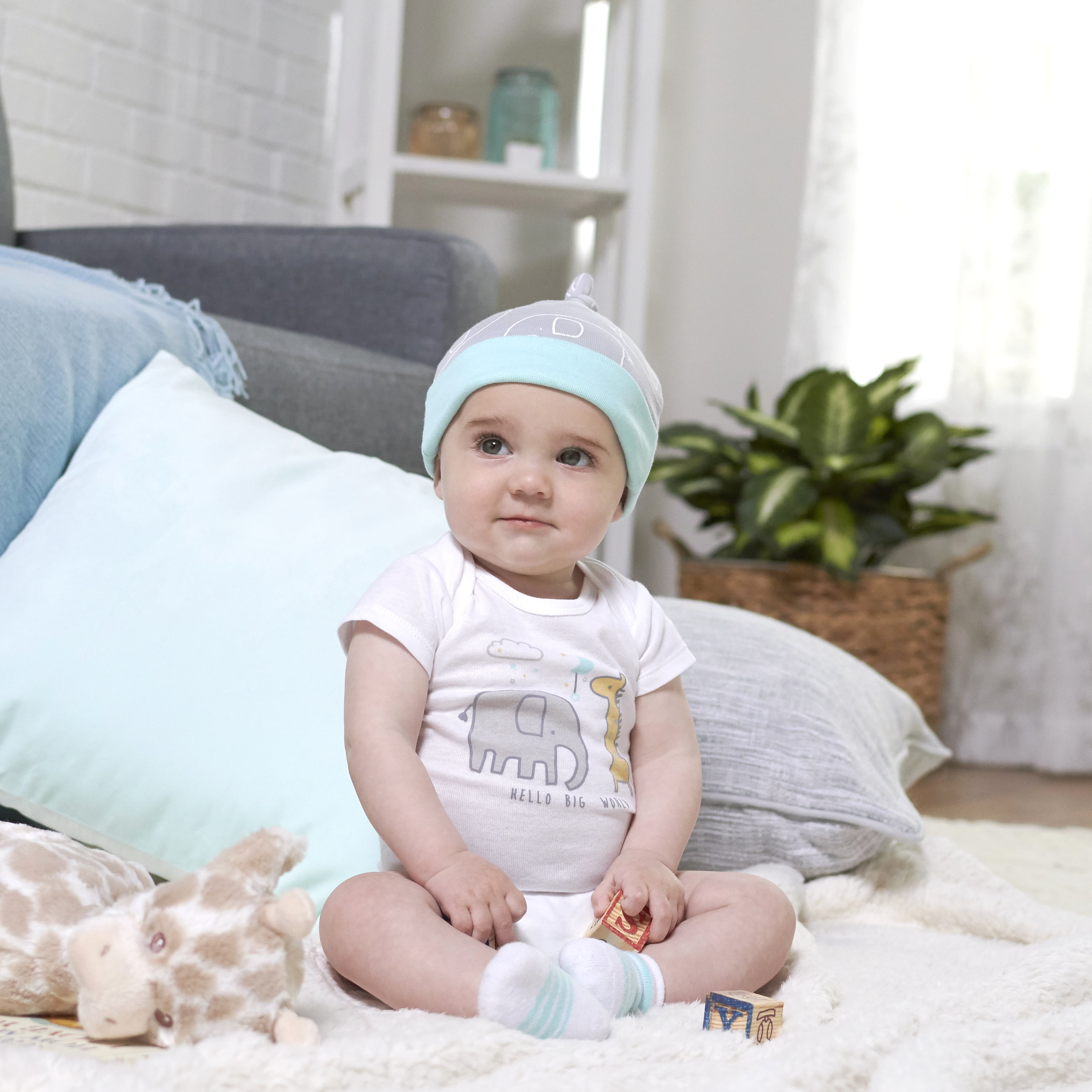 Gerber Baby Boy or Girl Gender Neutral Short Sleeves Onesies Bodysuits, 8-Pack (Newborn - 12 Months)