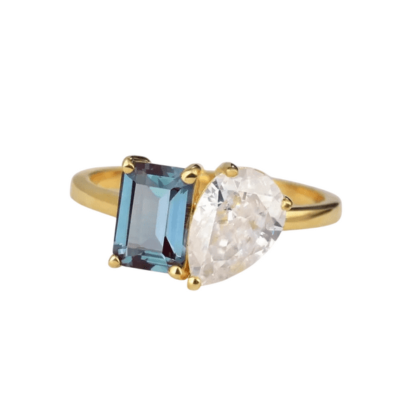 Emerald and Pear-Cut Lab-Created Alexandrite and Moissanite Toi Et Moi Engagement Ring in 925 Sterling Silver – Unique Dual-Stone Design for Her