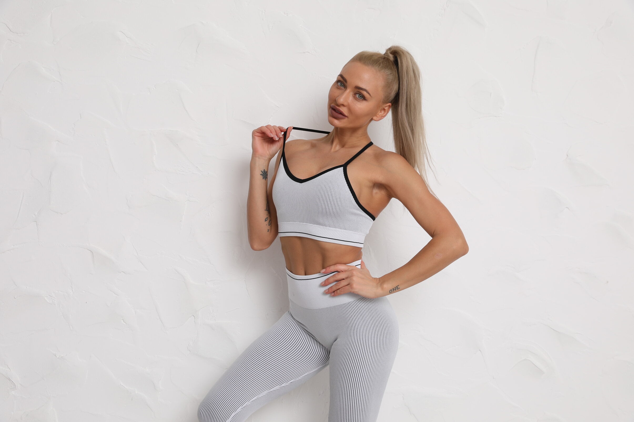 Flounce London gym running legging with drawstring waist and bum sculpt in  bright lilac