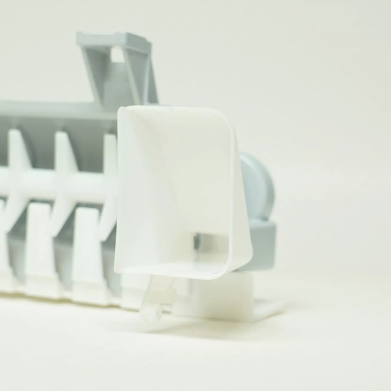 Refrigerator Ice Maker Assembly Replaces for Whirlpool WRX735SDHB00 WRX735SDHB01 WRX735SDHB02 WRX735SDHB03 WRX735SDHV00 WRX735SDHV01 WRX735SDHV02 WRX735SDHV03 WRX735SDHW00 WRX735SDHW01 Refrigerator