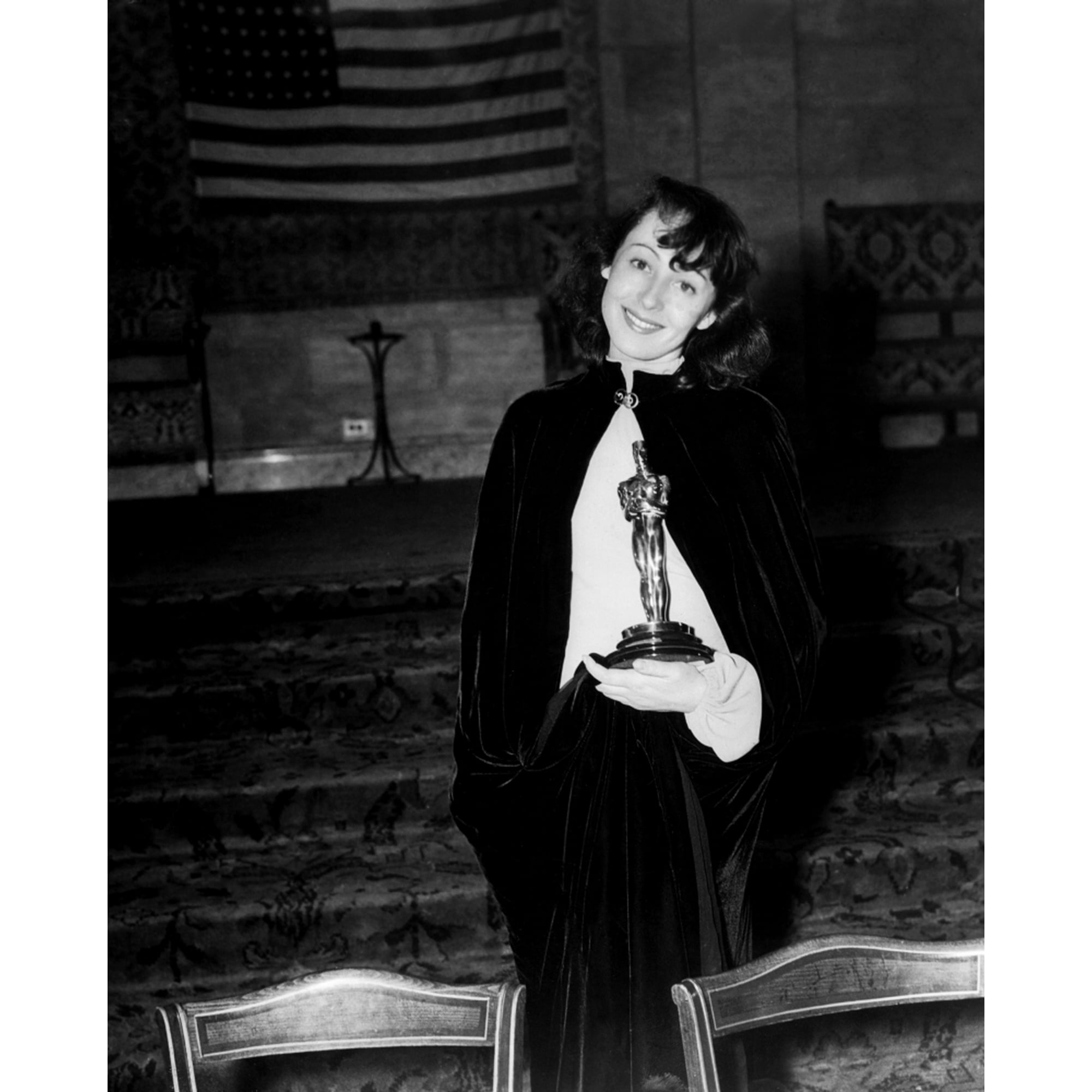 1937 Luise Rainer With Her Second Consecutive Oscar Best Actress History 18 x 24