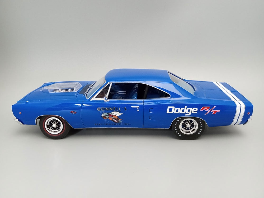 1968 Dodge Coronet Hardtop w/Trailer Skill 2 Model Kit
