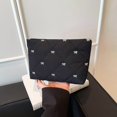 thumbnail image 4 of Bolso Mano para Mujer Almacenamiento Con Lazo Acolchado Bordado (), 4 of 9