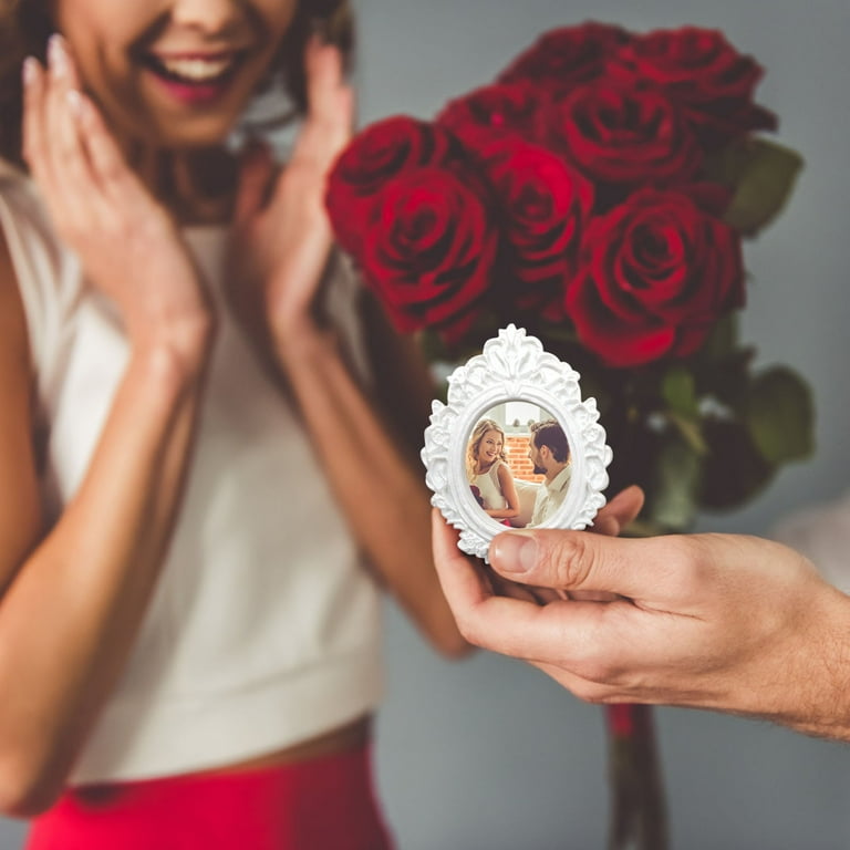 RKZDSR Mini Resin Antique Photo Frame, 2.8 x 2.1 Inch, Vintage