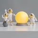 thumbnail image 1 of 4 piezas lindo modelo de estatua de astronauti adorno creativo pequeña sala estatuilla de astronauti estantería decoración para hogar colecciones de Amarillo dorado Colco Figura estatua de astronauta, 1 of 8