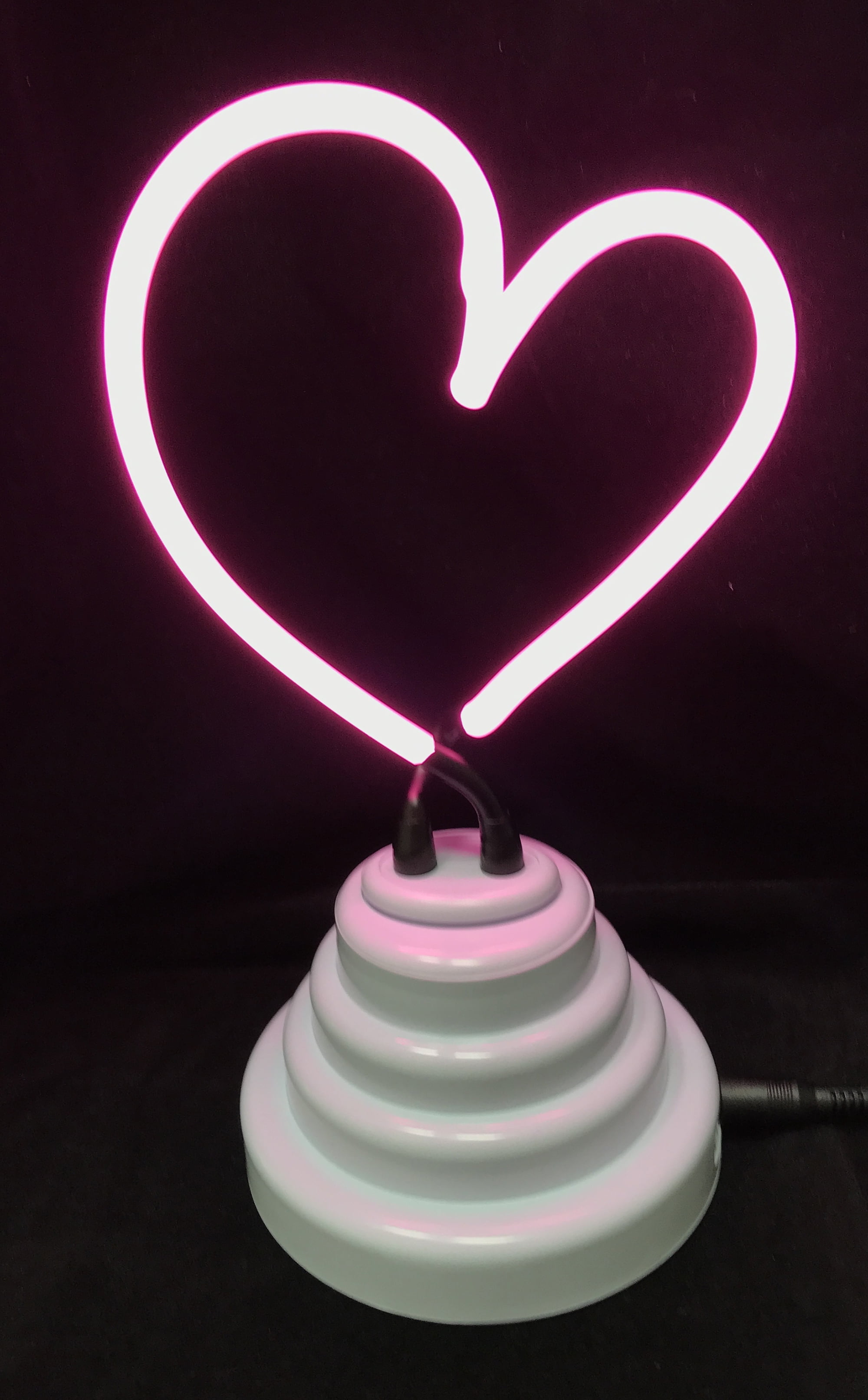Neon Heart Light 14351 Batteryoperated in White base with an USB cord