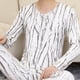 thumbnail image 4 of Conjuntos de ropa interior térmica para hombre, camiseta de manga larga con cuello redondo y doble cara de terciopelo alemán, pantalones largos con cintura elástica, conjuntos de ropa interior térmica, 4 of 8
