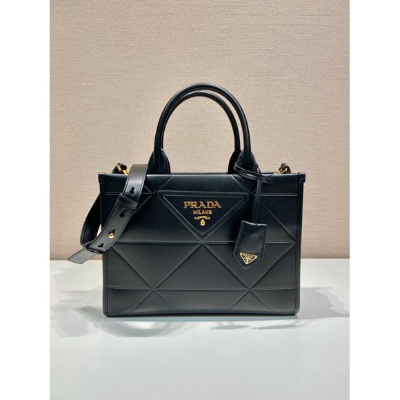 Pra-da Pra-da The exquisite design is interpreted with reverse stitching, creating a soft and rounded modern shape. Adding lightness, modern and sophisticated style.