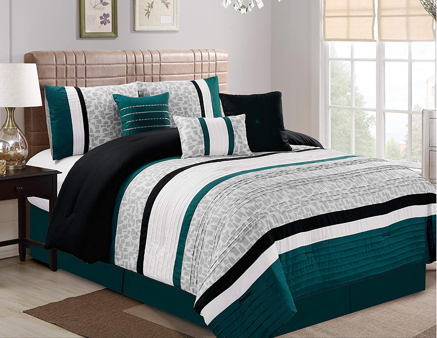 7 Piece Oversize Stripe Luxury Micofiber Bed in Bag Microfiber Comforter Set 