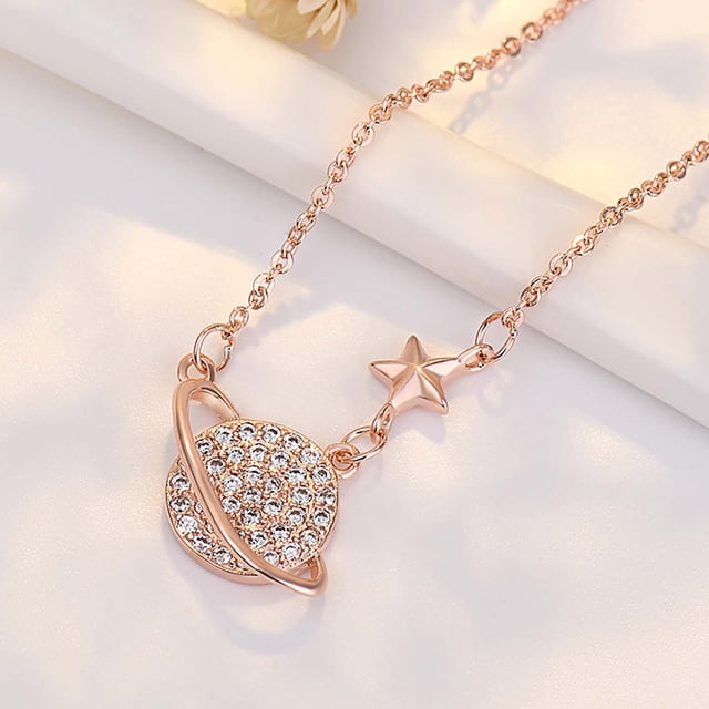 Collares y colgantes. Collares para mujer con todo tipo de colgantes de alta calidad y estilo moderno.