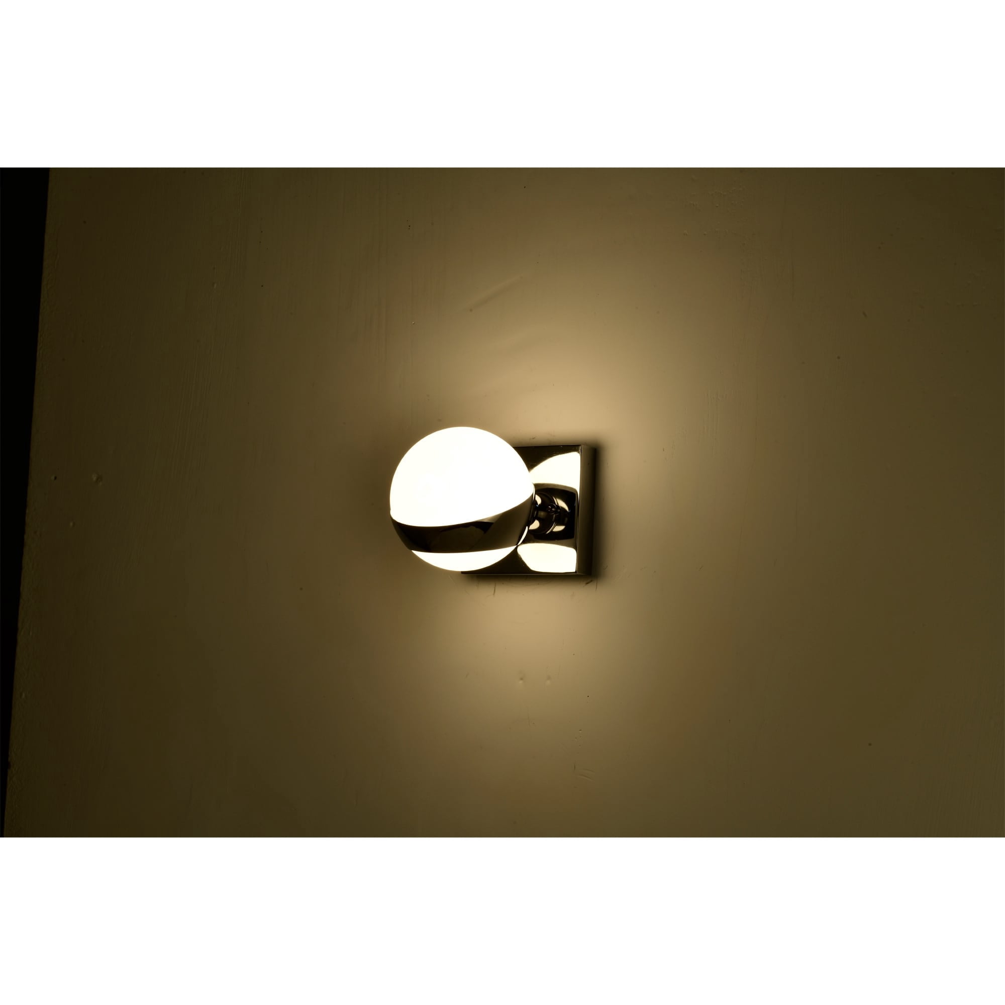 Lona 5 in. 1-Light Indoor Matte Black and Matte Gold Finish Wall Sconce with Light Kit