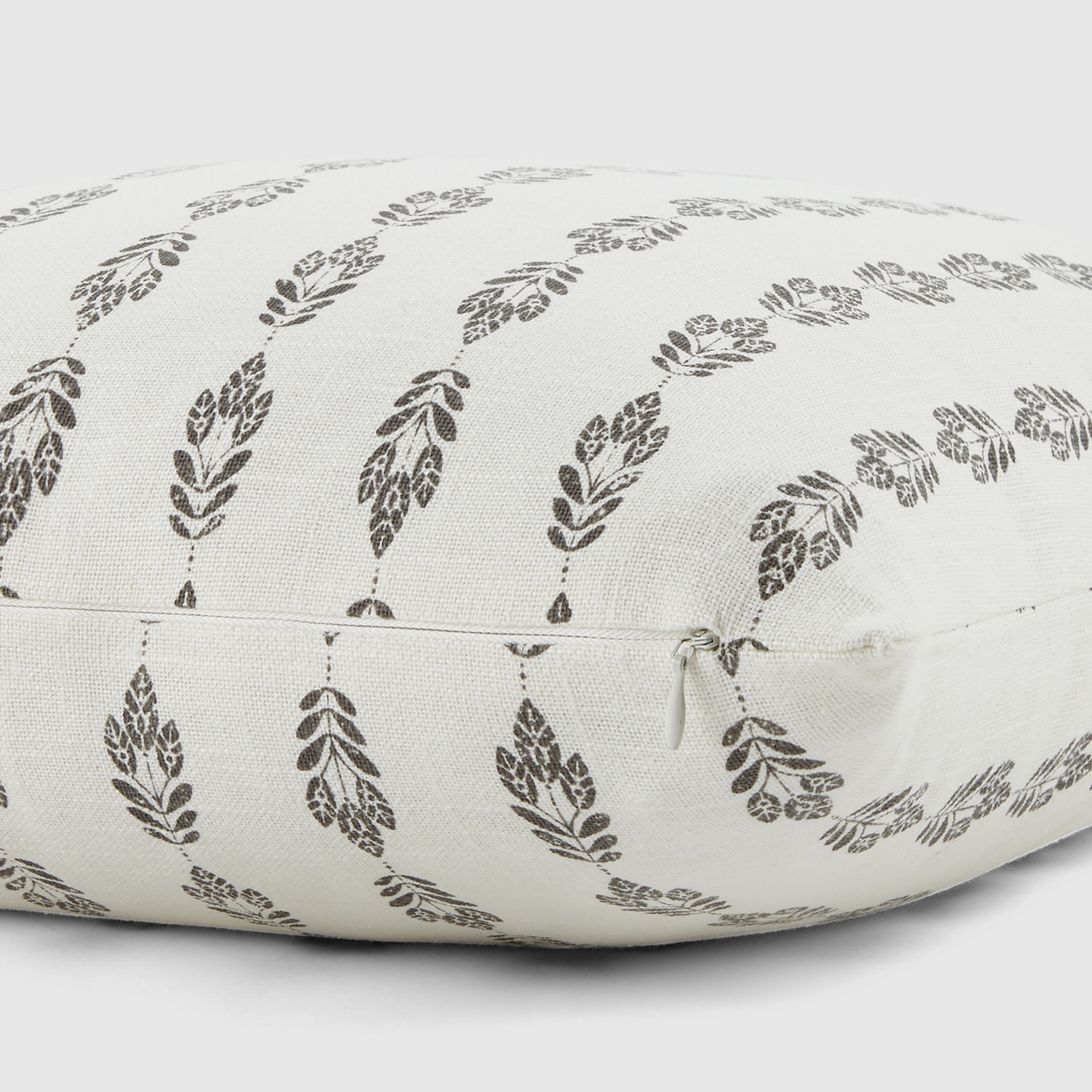 Noble Linens Elegant Cotton Decor Throw Pillow in Folk Leaves Pattern