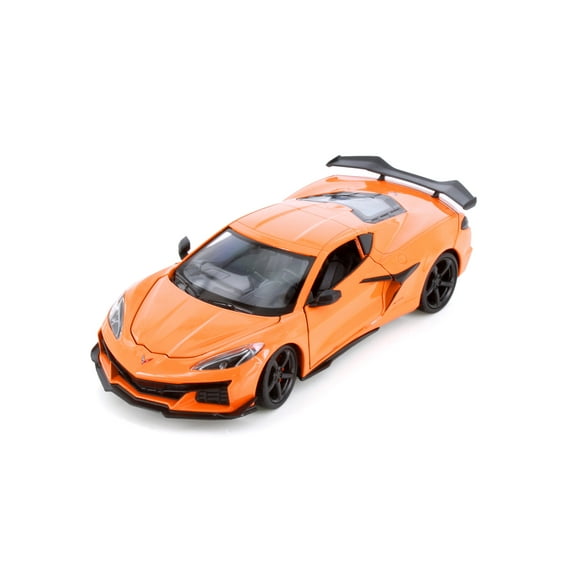 2023 Chevy Corvette Z06 Hardtop Sports Car, Orange - Welly 24120/4D - 1/24 Scale Diecast Model Car