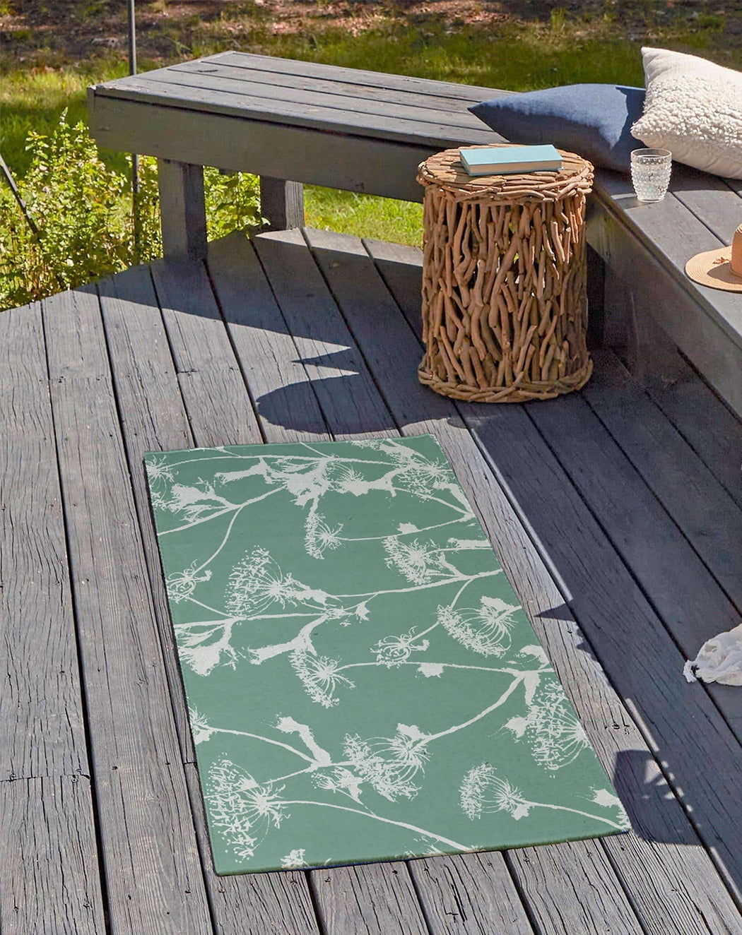 24" 36" Simply Daisy Windy Blossom Modern & Contemporary Chenille Area Rug, Green