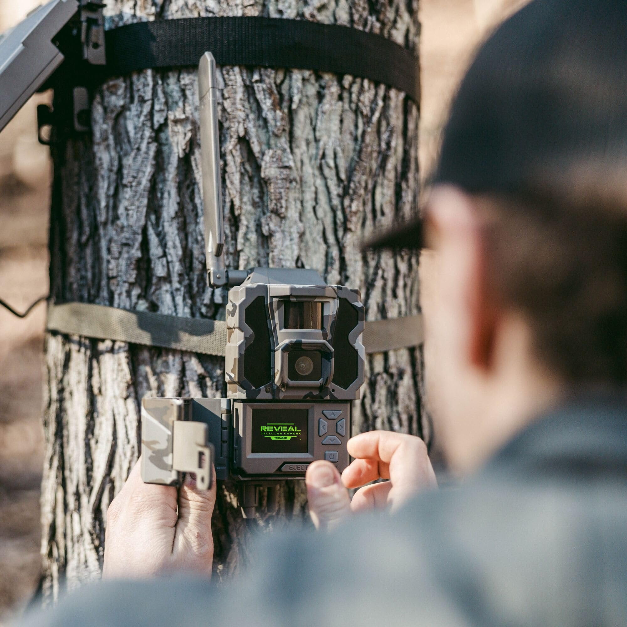 TACTACAM Reveal Ultra Cellular Trail Camera  4K Photo, 1080P Video, Live Streaming, GPS, Low-Glow/No-Glow Flash, LTE  Includes 32GB SD Cards 8PK
